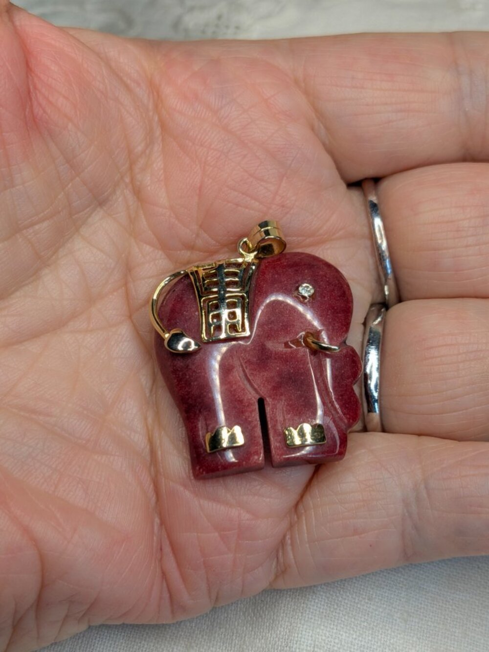 Vintage Jadeite Elephant Pendant - Picture 2 of 3